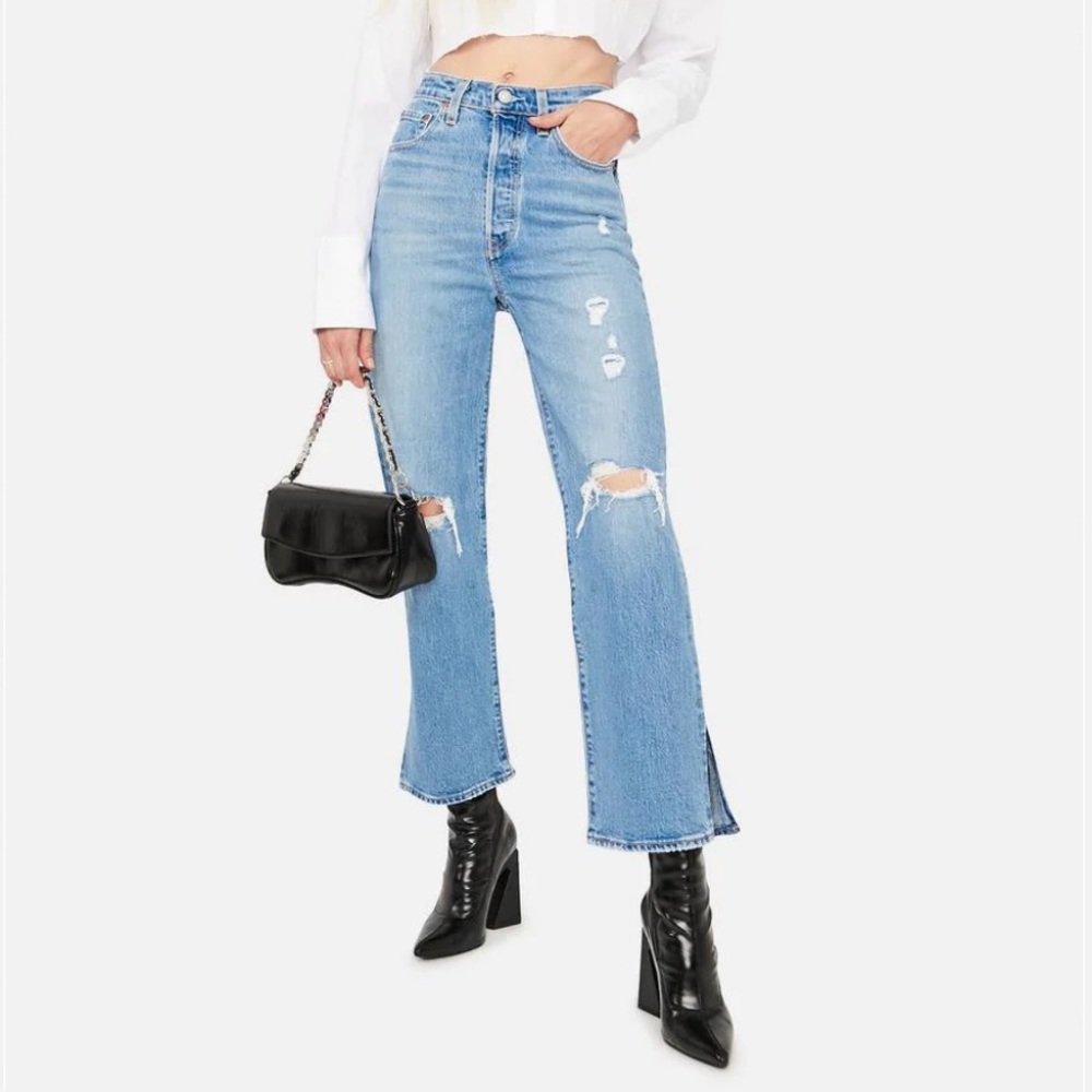 RARE! Levi's - Ribcage Straight Ankle Jeans With a Slit
